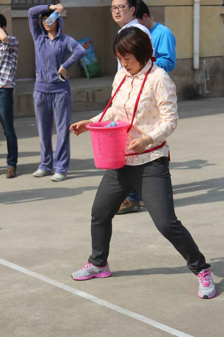 开云手机入口官网员工积极参加院趣味运动会